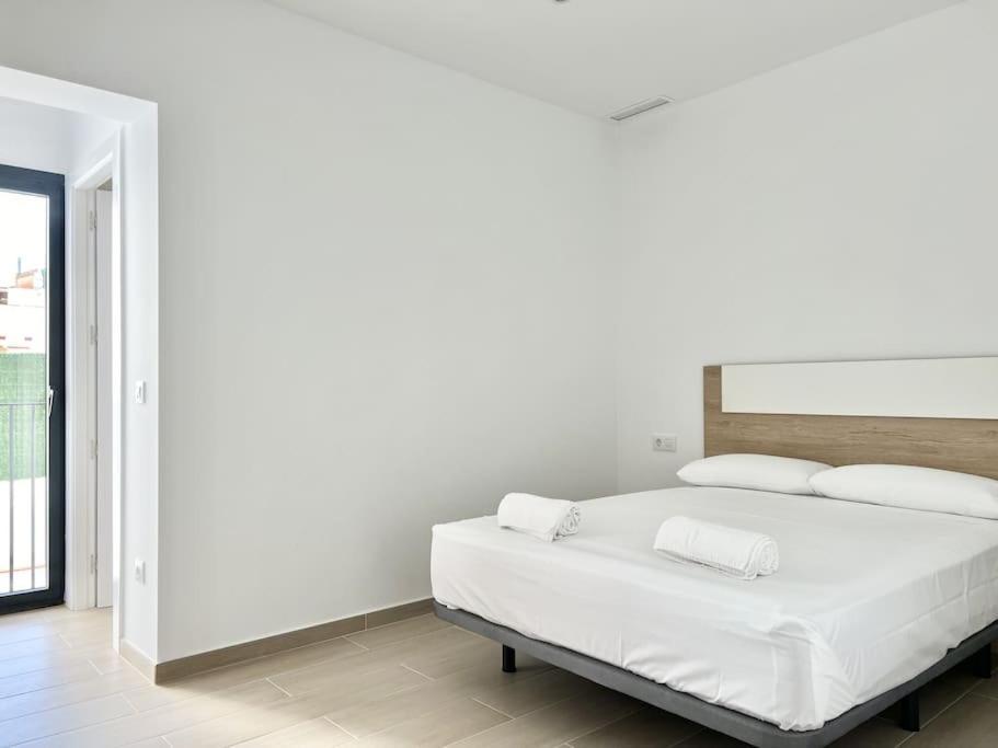 Moderno Apartamento Con Terraza En La Azotea โรเซส ภายนอก รูปภาพ