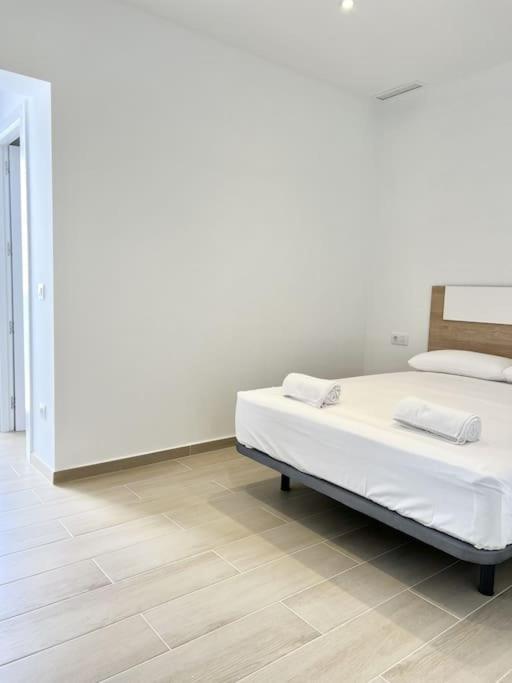 Moderno Apartamento Con Terraza En La Azotea โรเซส ภายนอก รูปภาพ